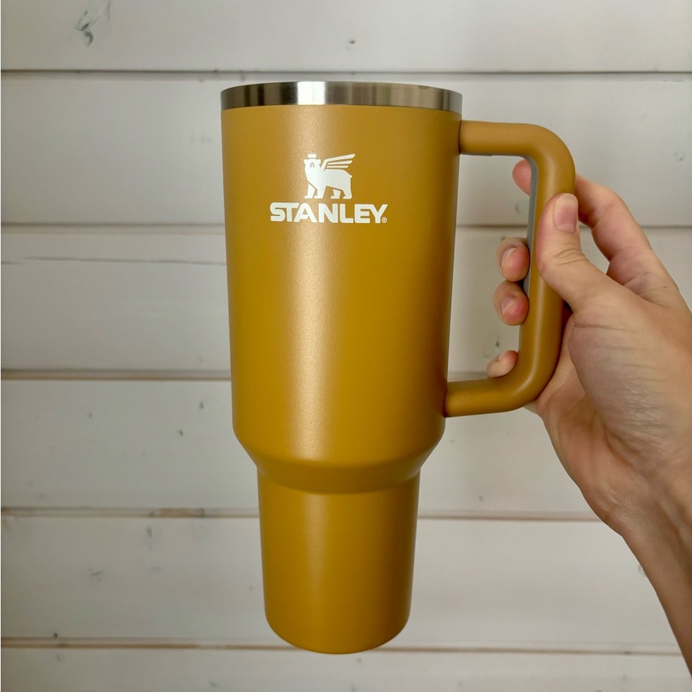 40 oz Stanley 💛
